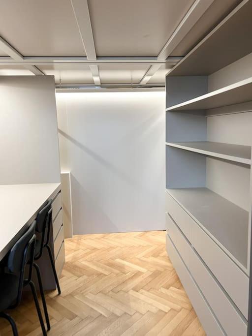 Central Getaway Studio Bratislava Buitenkant foto