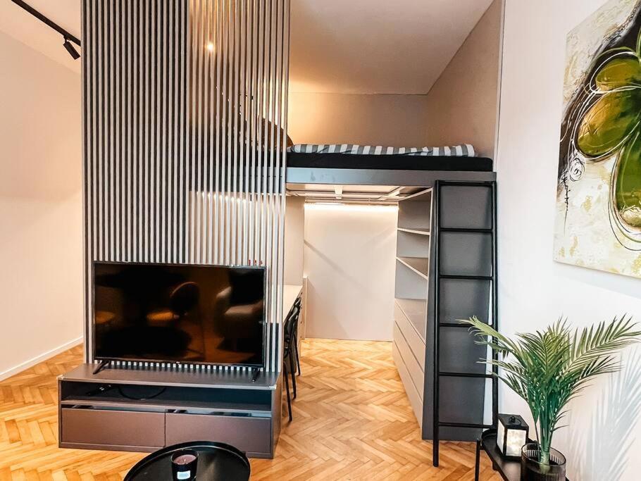 Central Getaway Studio Bratislava Buitenkant foto